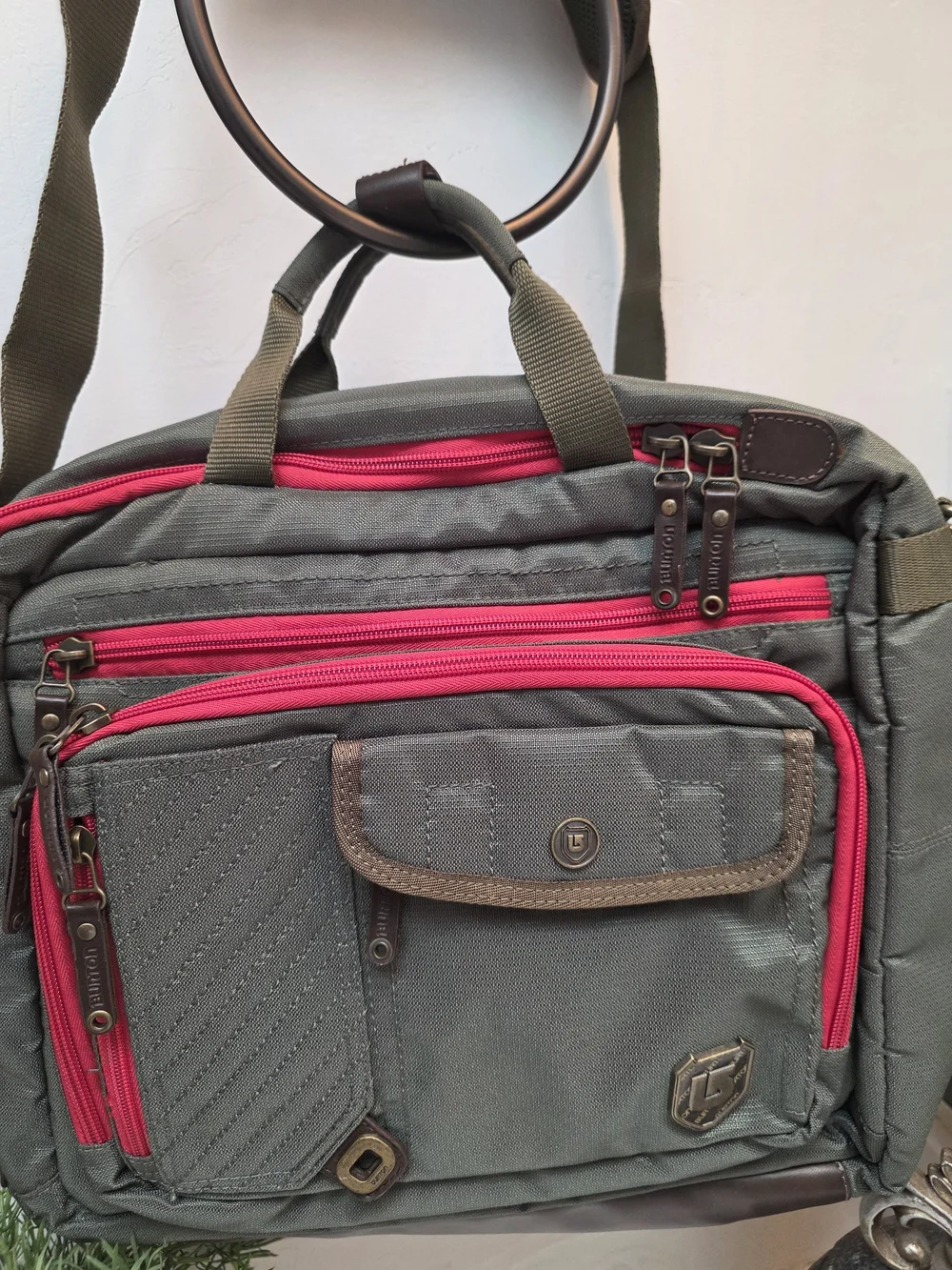 Vintage Burton  Demand Messenger  Laptop Evergreen Canvas Bag, Brass Logos, Y2k